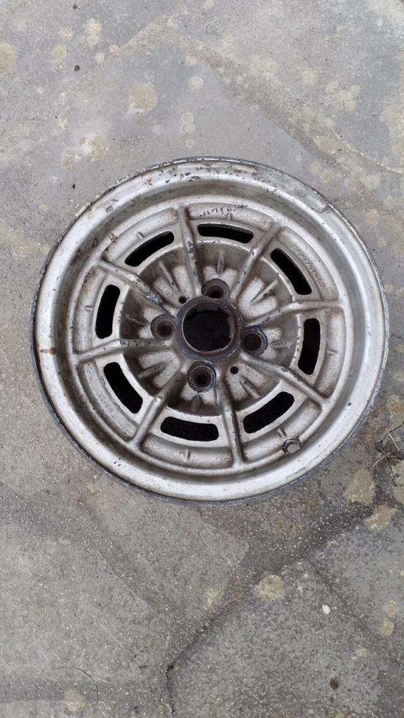 AUTOBIANCHI A112 Abbarth : jante Campagnolo. LesAnciennes.com