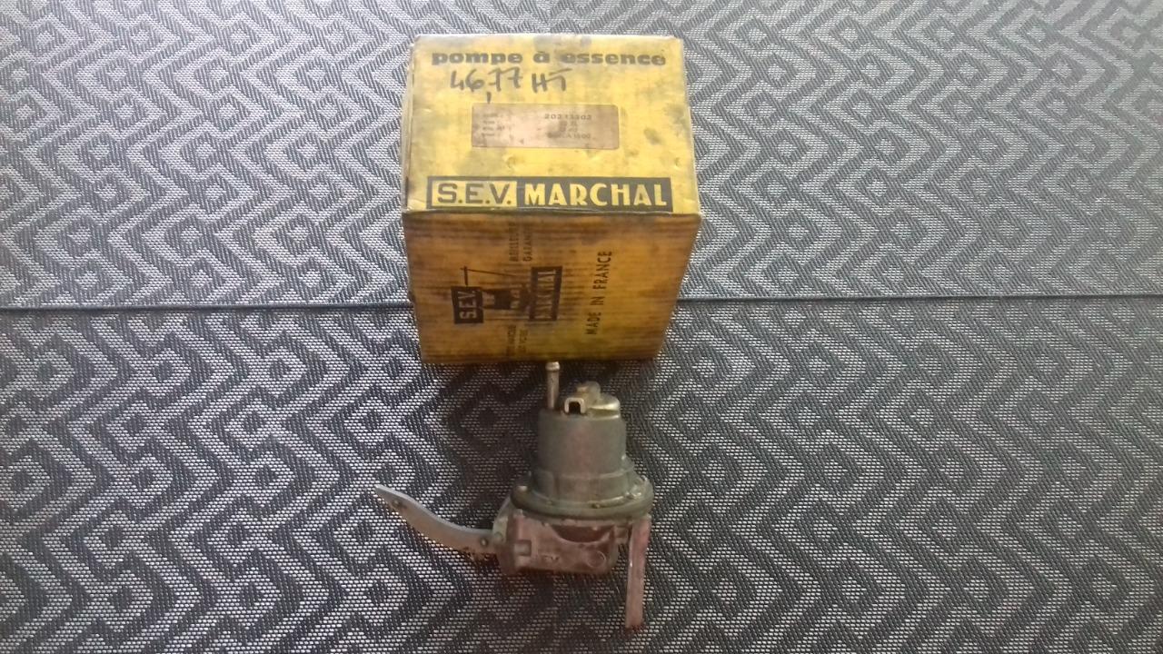 Pompe à essence à levier neuve SIMCA 1500 LesAnciennes.com