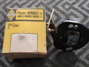 image_0-Eclaireur de plaque RENAULT 8 (R8)
