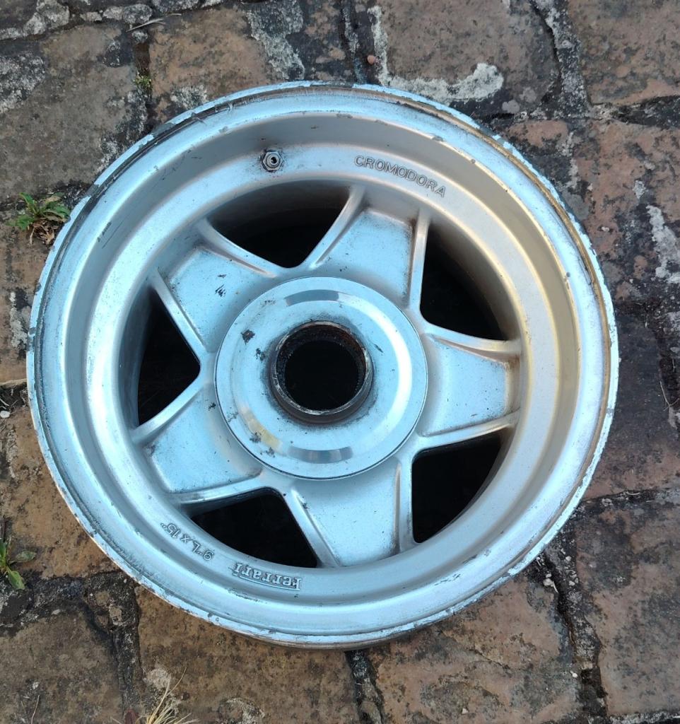 1 Jante Ferrari 9x15 (512 BB & 365 GTB/4) LesAnciennes.com