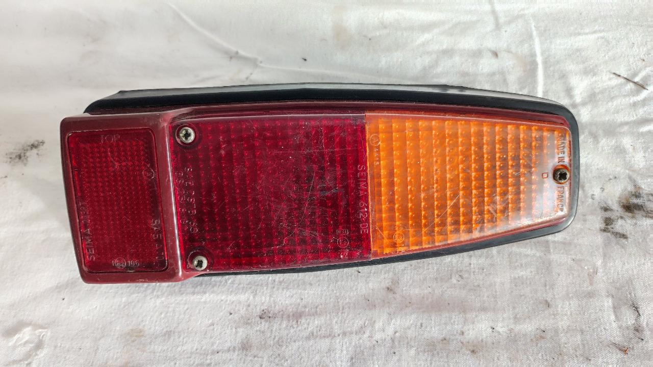 Feu arrière R8 Gordini Alpine A110 LesAnciennes.com