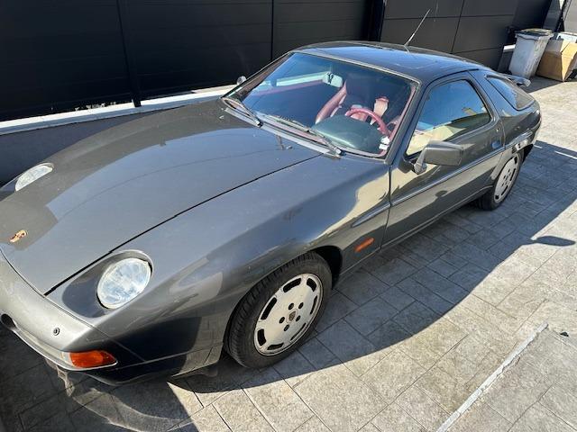 PORSCHE 928 S4 - 1990 LesAnciennes.com