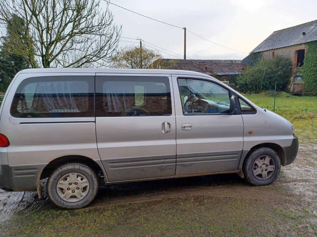 HYUNDAI svx confort - 2002 LesAnciennes.com