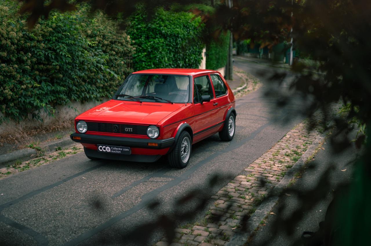 VOLKSWAGEN Golf GTi - 1981 LesAnciennes.com