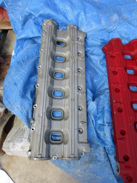 Couvercle de soupapes gauche Ferrari Testarossa LesAnciennes.com