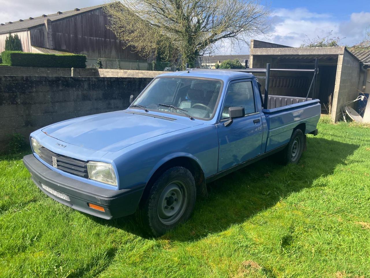 PEUGEOT 504 Pick Up - 1996 LesAnciennes.com