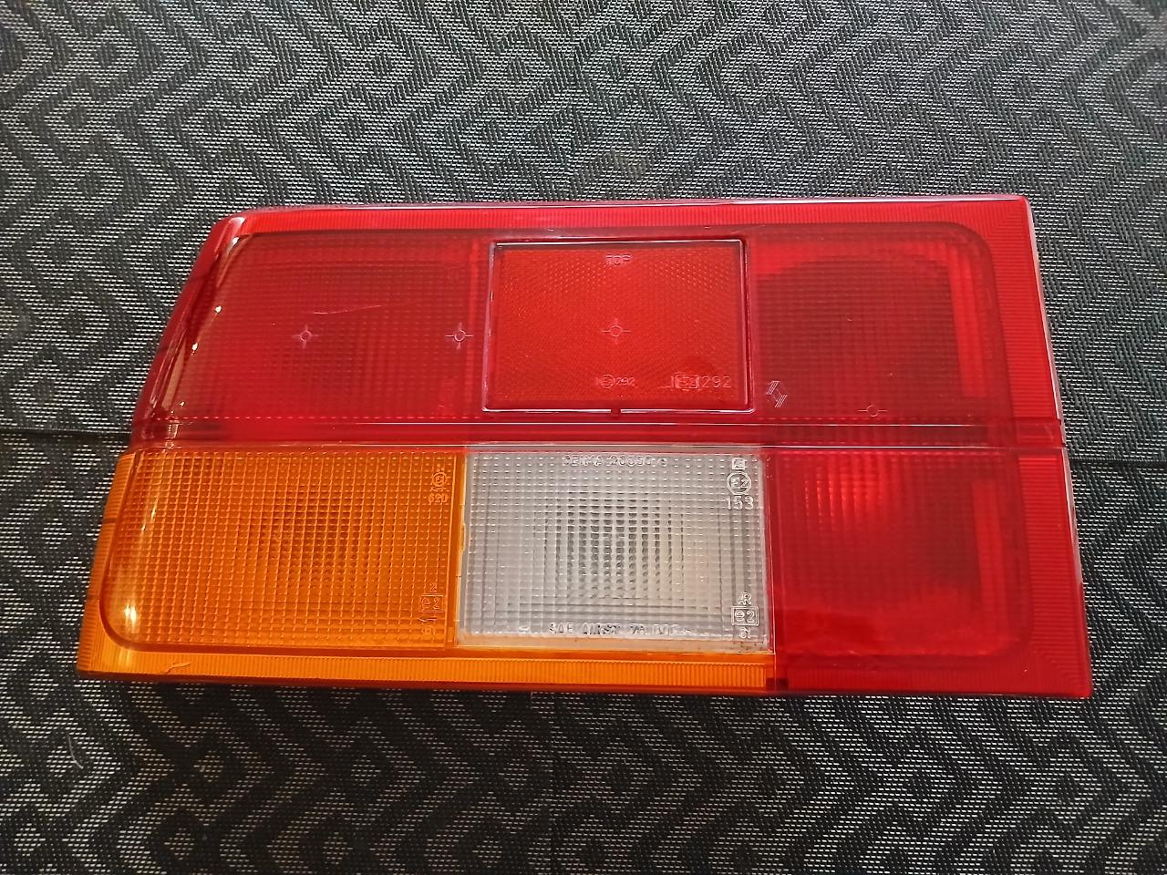 Feu arrière gauche RENAULT Fuego LesAnciennes.com