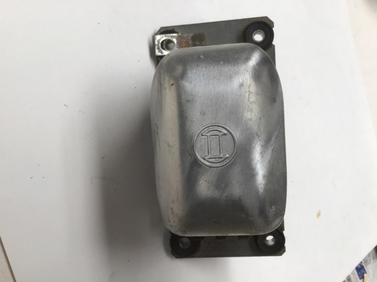 MOTEUR ESSUIE GLACE RENAULT 6 (R6) LesAnciennes.com