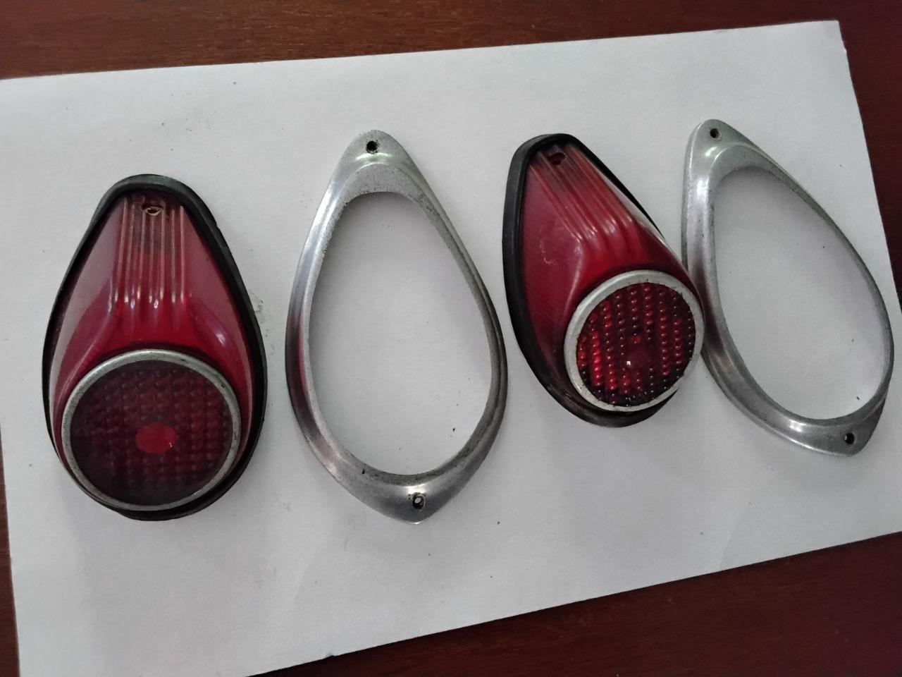 CITROEN Traction ,feux ROBRI LesAnciennes.com