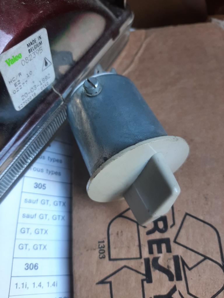 Contacteur RENAULT 4CV LesAnciennes.com