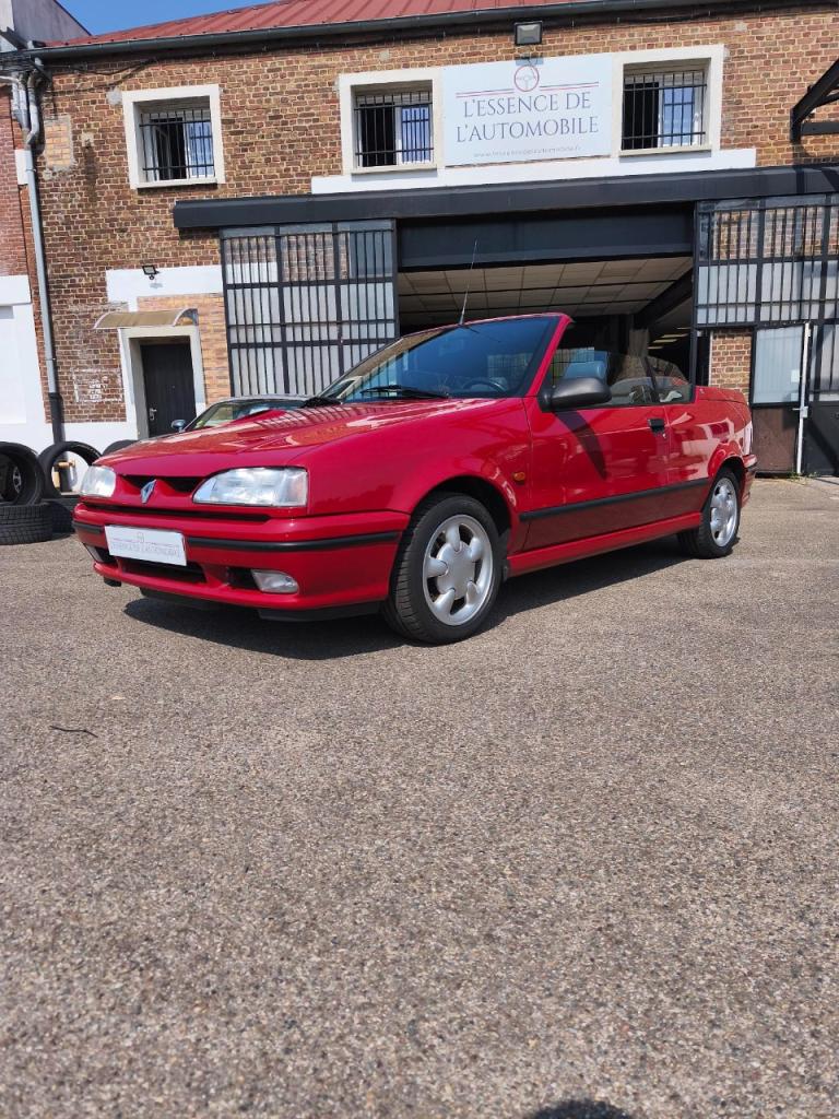 RENAULT 19 (R19) CABRIOLET 16 S - 1993 LesAnciennes.com