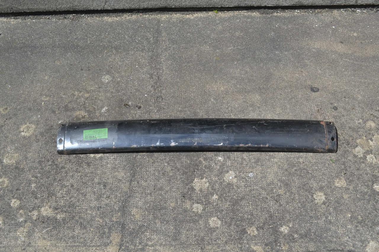 Lame centrale pare-chocs AR PEUGEOT 403 break LesAnciennes.com