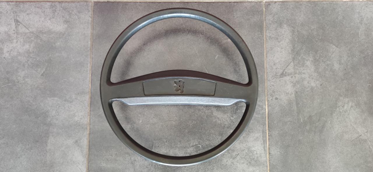 Volant PEUGEOT 304 LesAnciennes.com