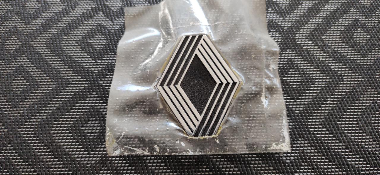 Losange RENAULT 4 5 6 9 11 12 15 16 17 18 20 30 LesAnciennes.com