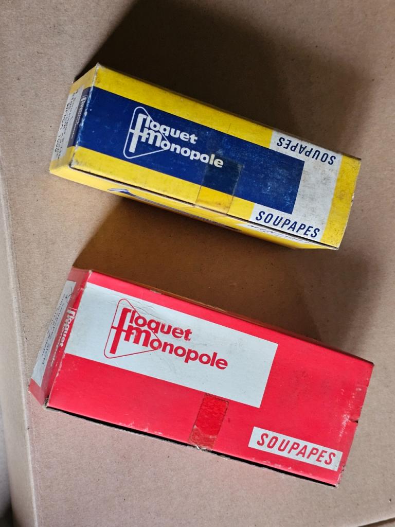 Soupape SIMCA 1000 LesAnciennes.com