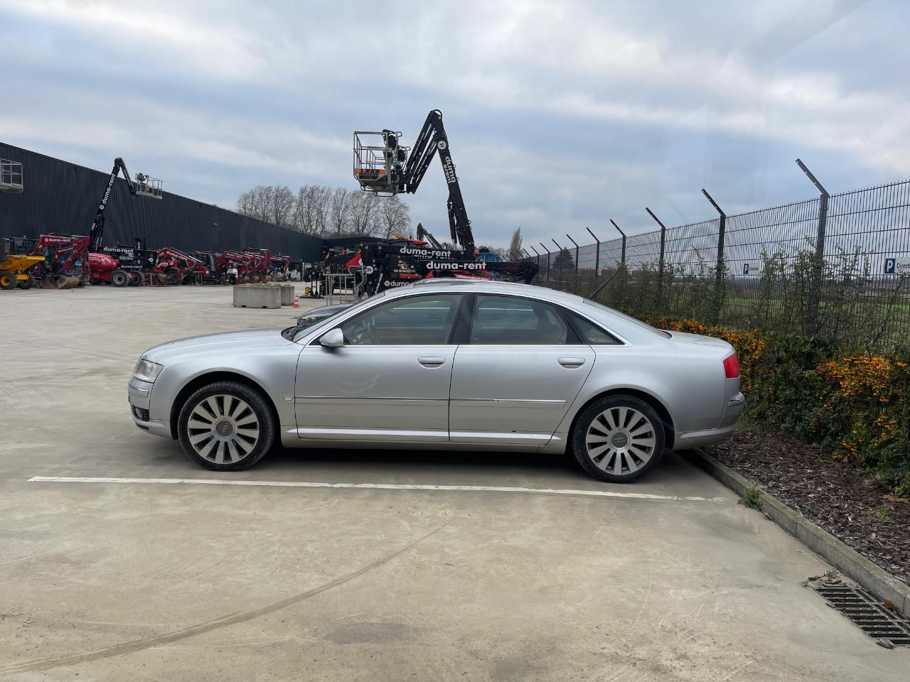 AUDI A8 3.0 tdi quattro A8 v6 diesel - 2004 LesAnciennes.com