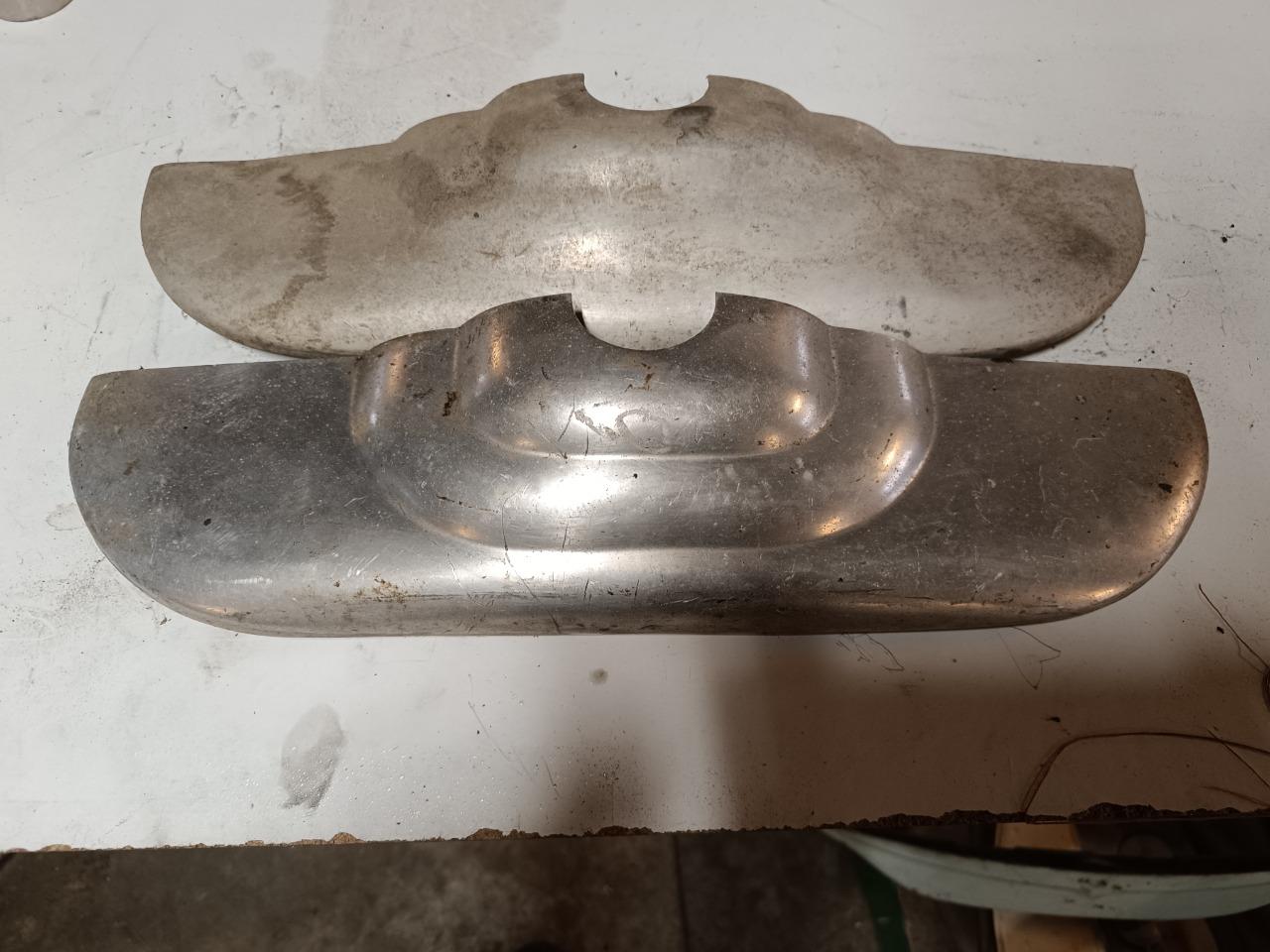 Poignée de coffre panhard LesAnciennes.com