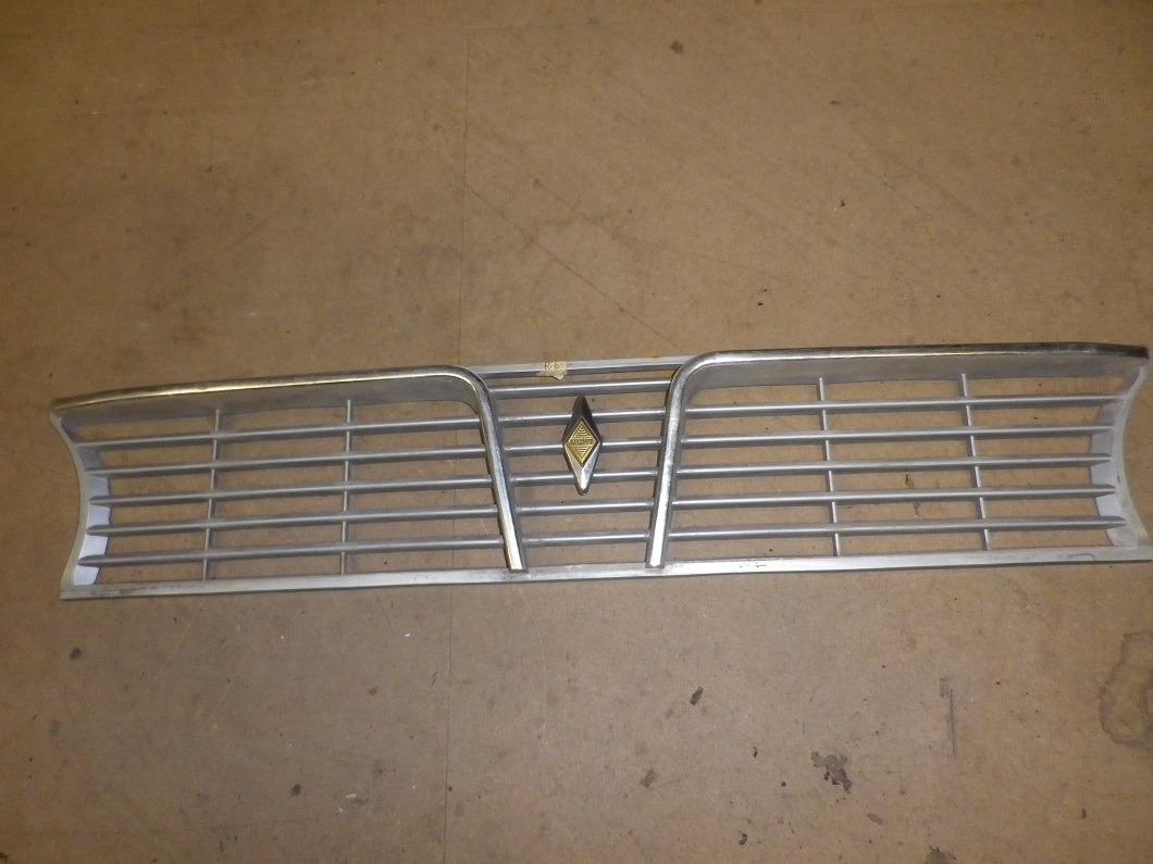Calandre RENAULT 6 (R6) LesAnciennes.com