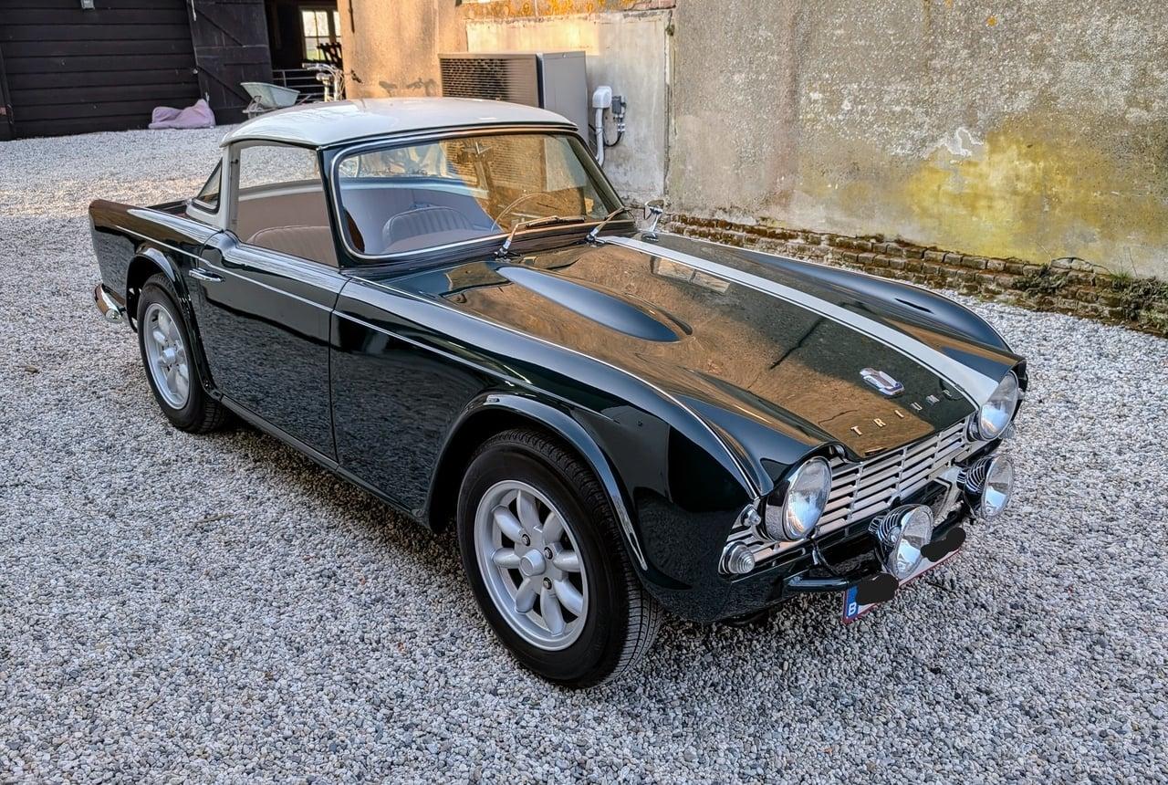 1963 Triumph TR4 LesAnciennes.com