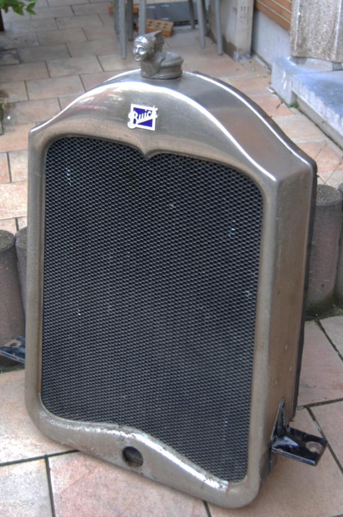 Radiateur calandre automobile buick 1928 ancetre LesAnciennes.com