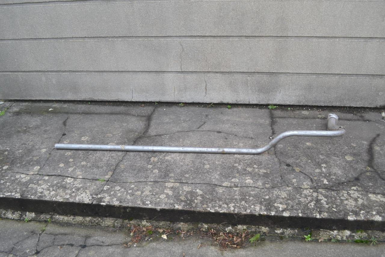 Tuyau AV avec réchauffeur PEUGEOT 204-304, neuf LesAnciennes.com