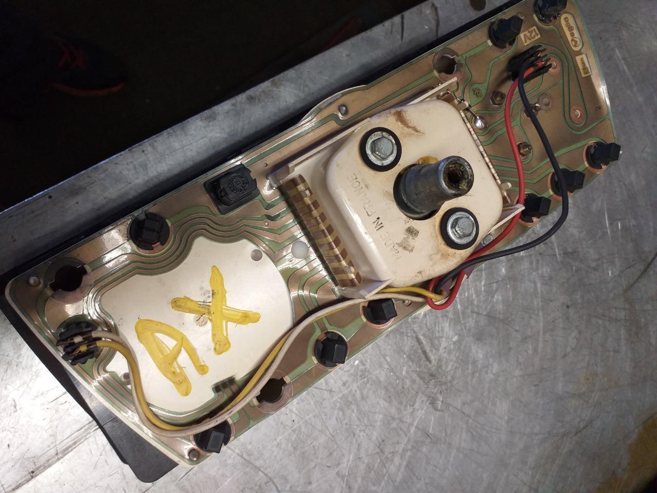 Pièces CITROEN AX compteur LesAnciennes.com