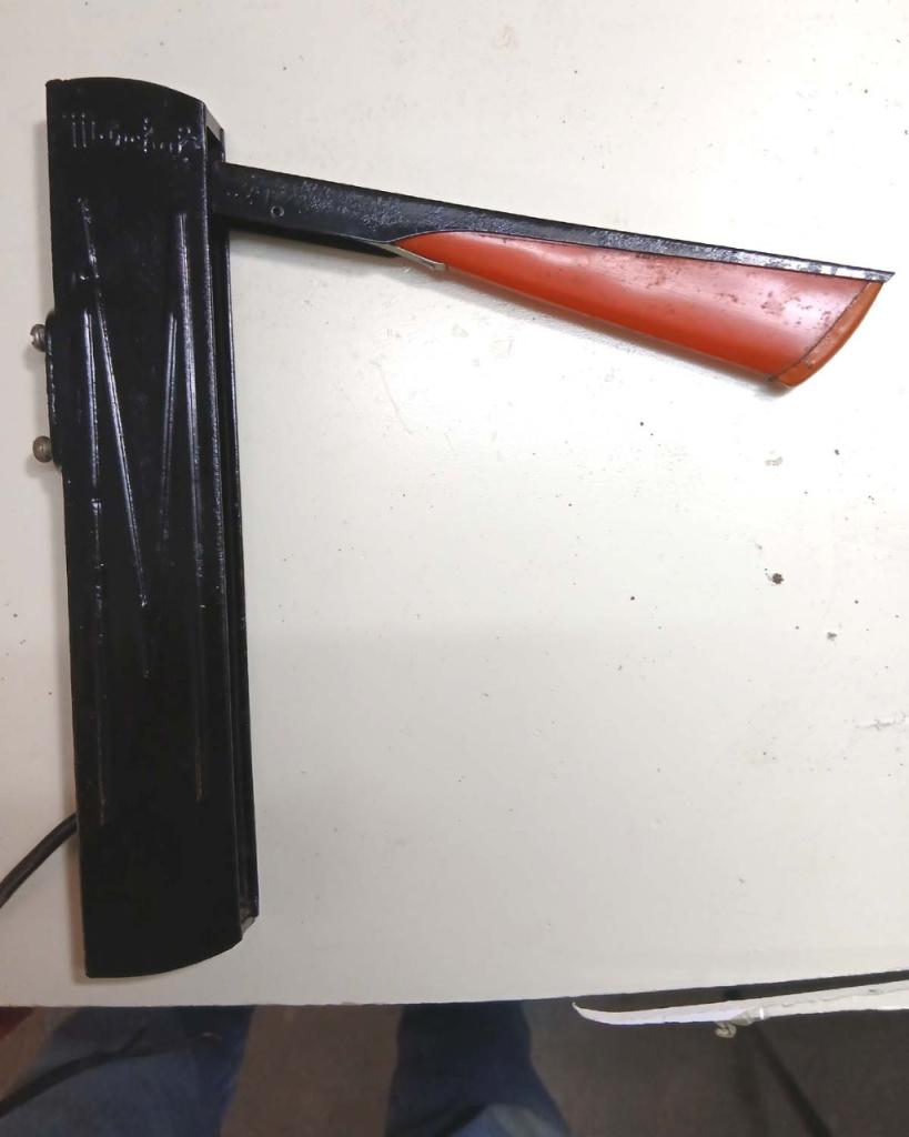 Flèche de direction PEUGEOT 301 utilitaire LesAnciennes.com