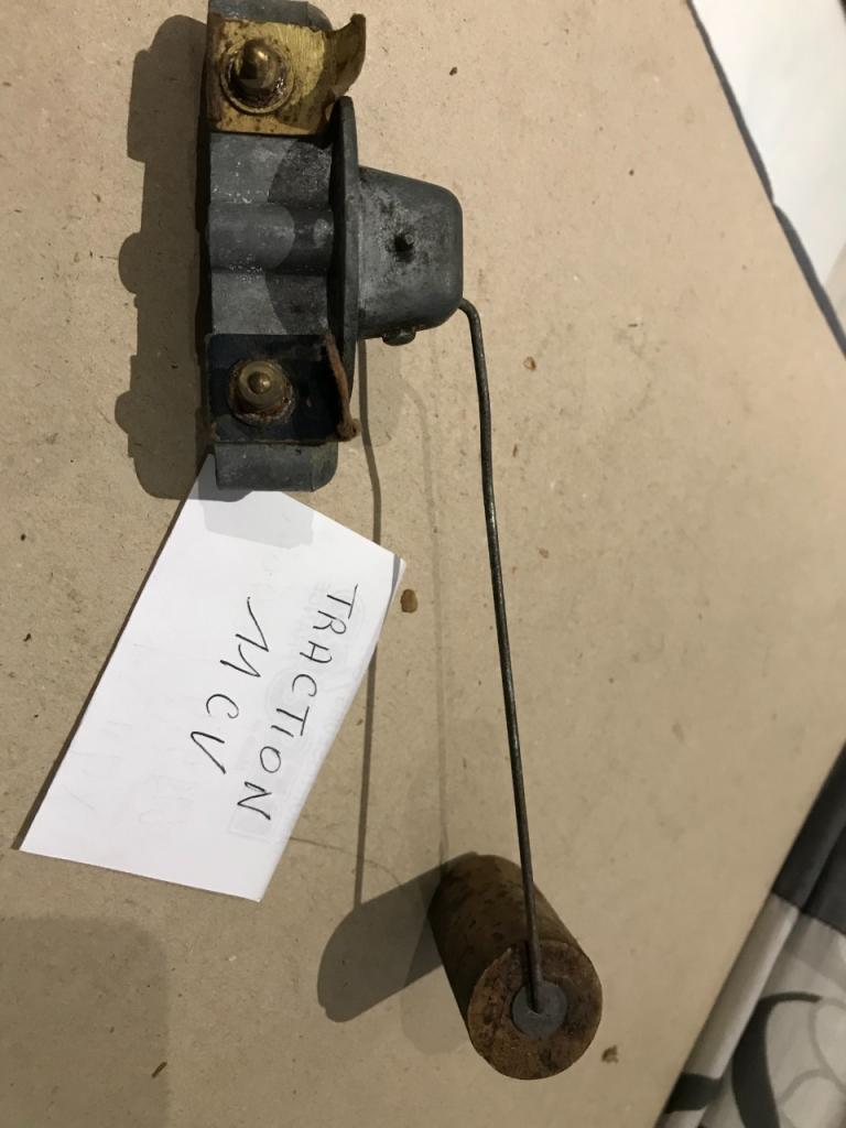 Mécanisme jauge à essence Traction 11 B LesAnciennes.com