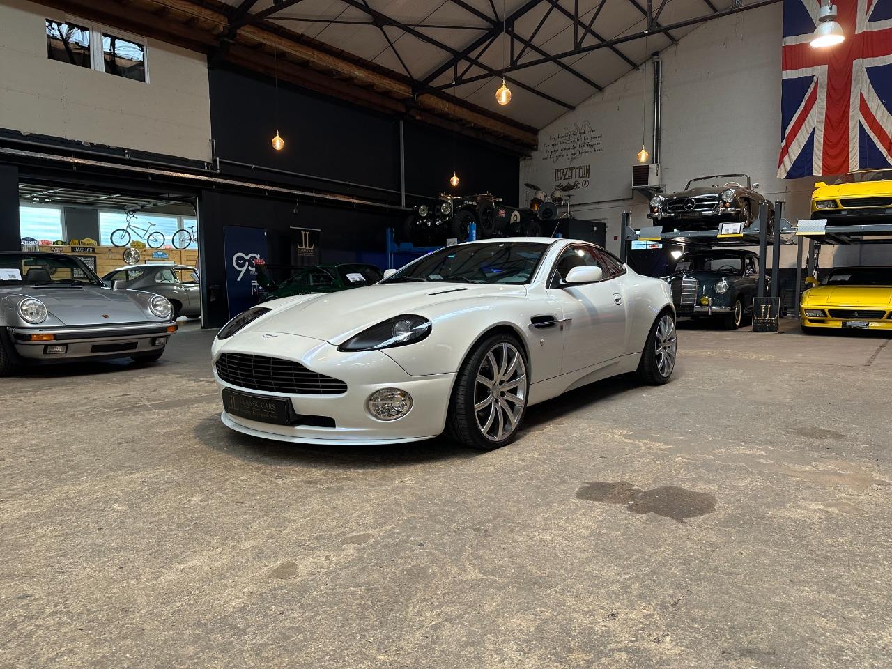 ASTON MARTIN Vanquish S - 2006 LesAnciennes.com