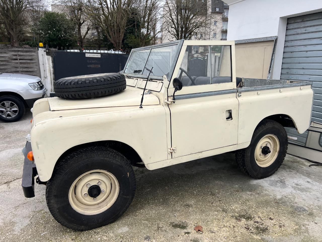 LAND ROVER 88 - 1971 LesAnciennes.com