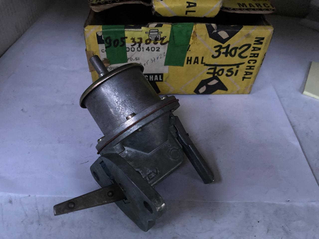 Pompe à essenceSAVIEN SG2mot 817.. LesAnciennes.com