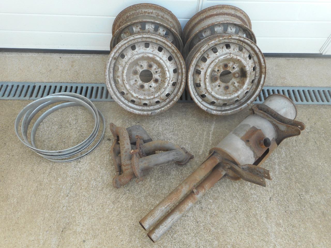 Lot de pièces SIMCA 1200S LesAnciennes.com