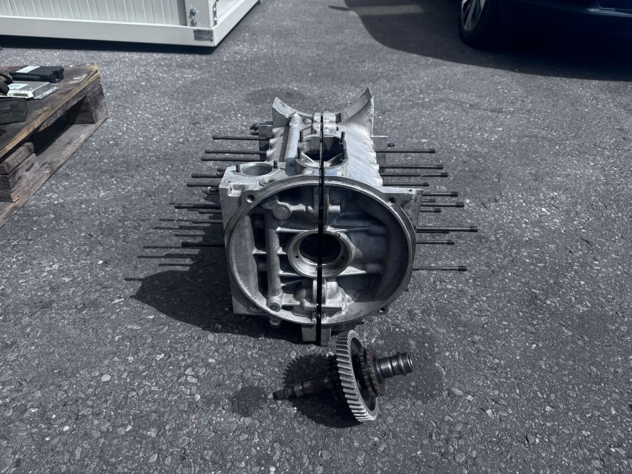 Bloc moteur Aluminium PORSCHE 911 2.0 S LesAnciennes.com