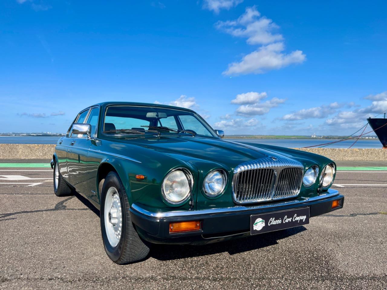 DAIMLER Double Six Serie III - 1989 LesAnciennes.com