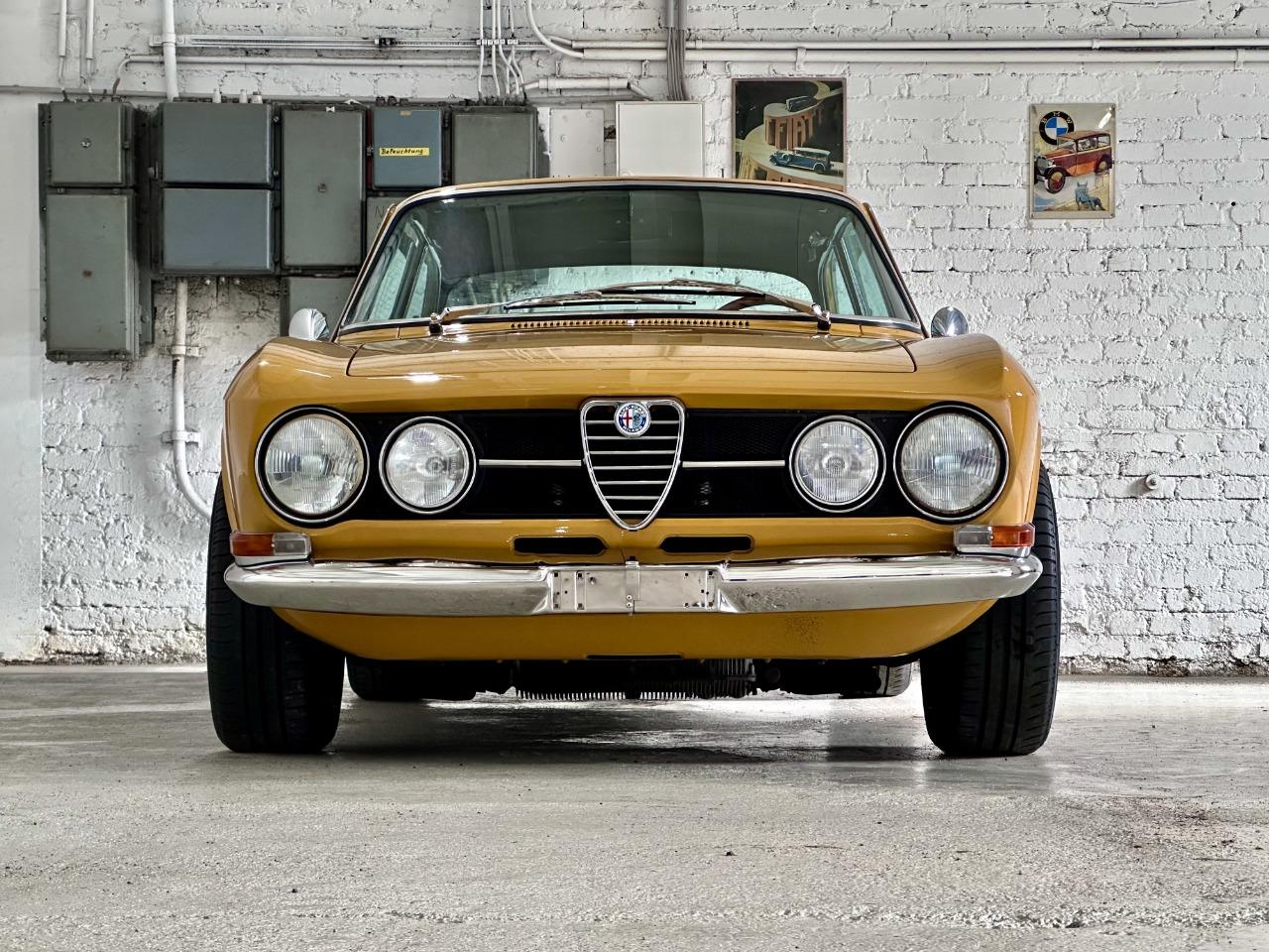 ALFA ROMEO 1750 veloce - 1969 LesAnciennes.com