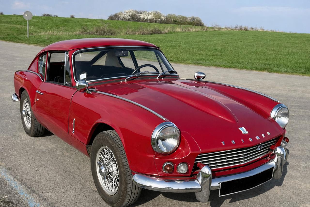 TRIUMPH GT6 Mk1 - 1967 LesAnciennes.com