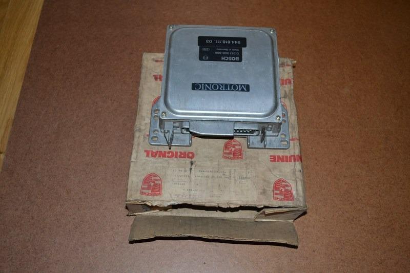 Boîtier de commande DME PORSCHE 944, neuf LesAnciennes.com