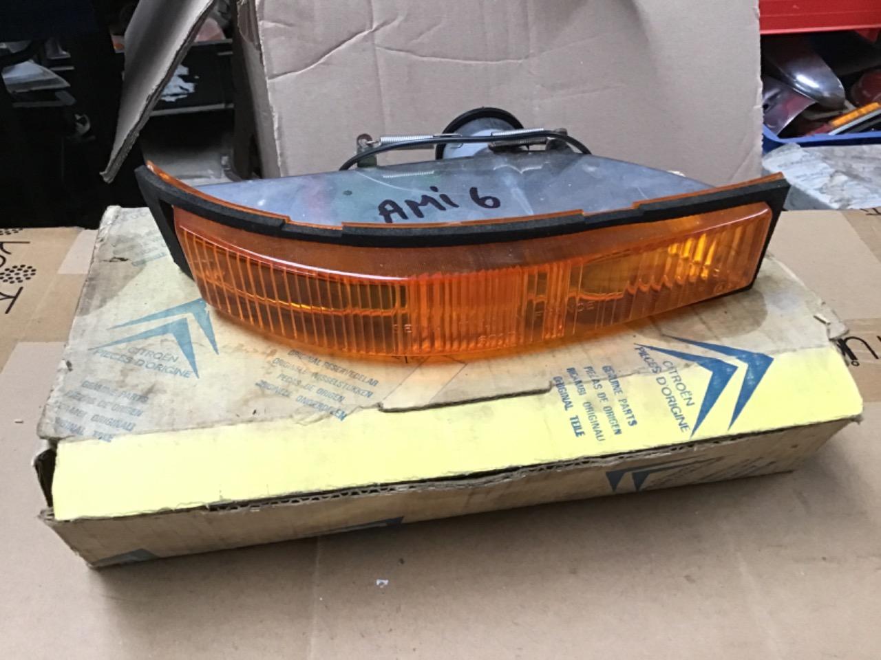 CLIGNOTANT AV DROIT NEUF CITROEN Ami 6 LesAnciennes.com