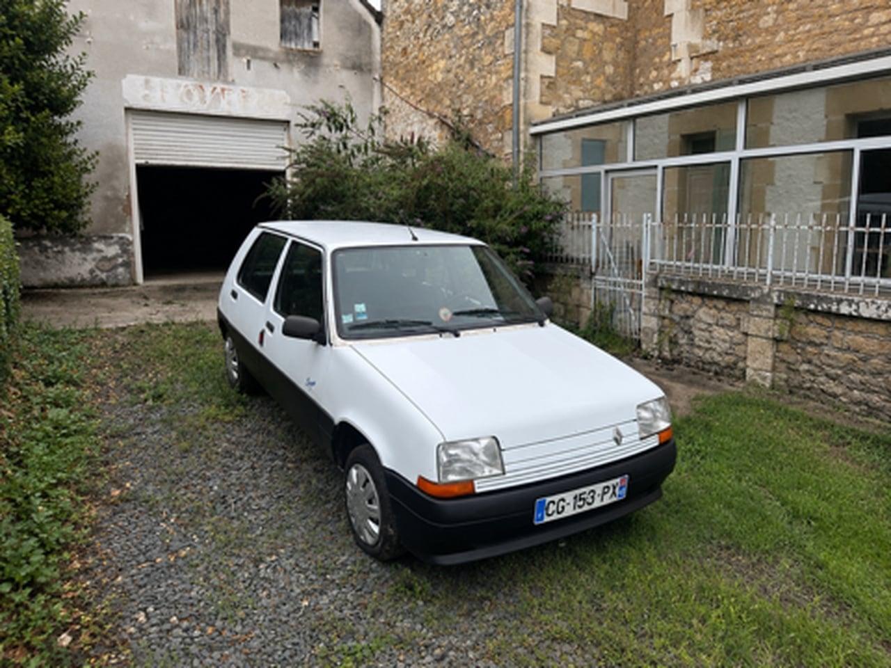 1996 Renault R5 Five LesAnciennes.com
