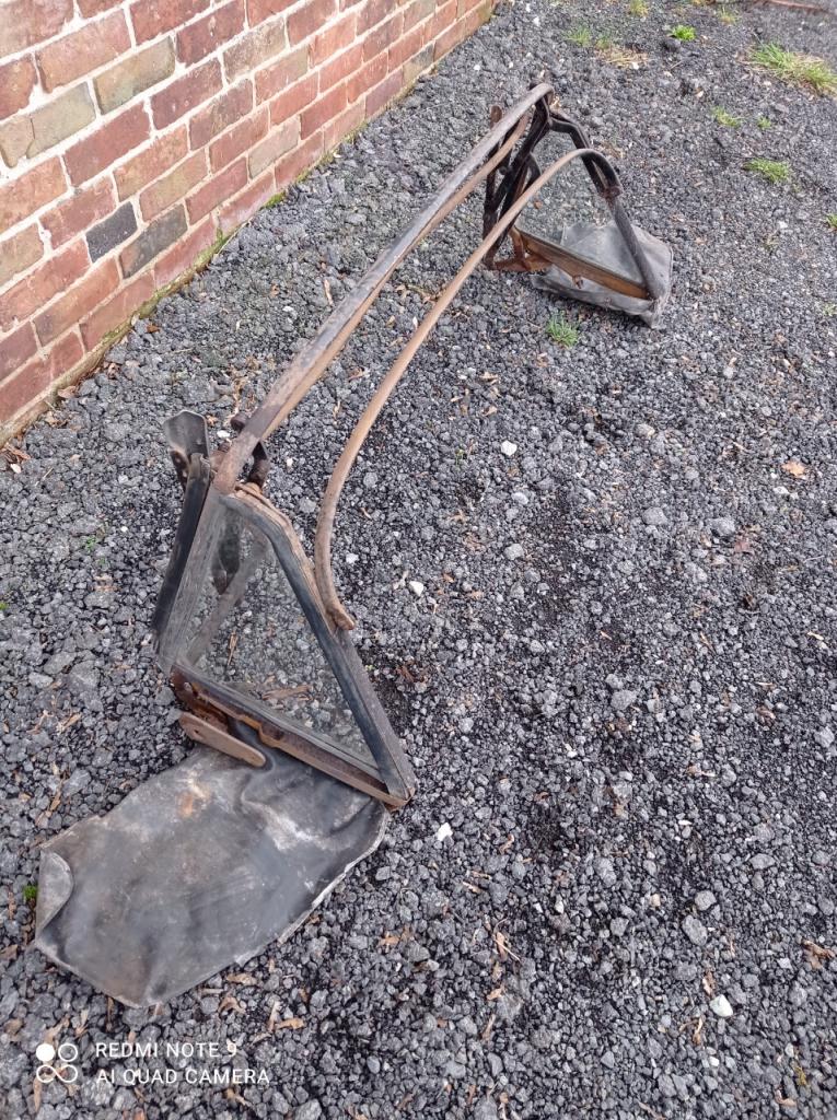 Arceau FIAT 124 spider LesAnciennes.com