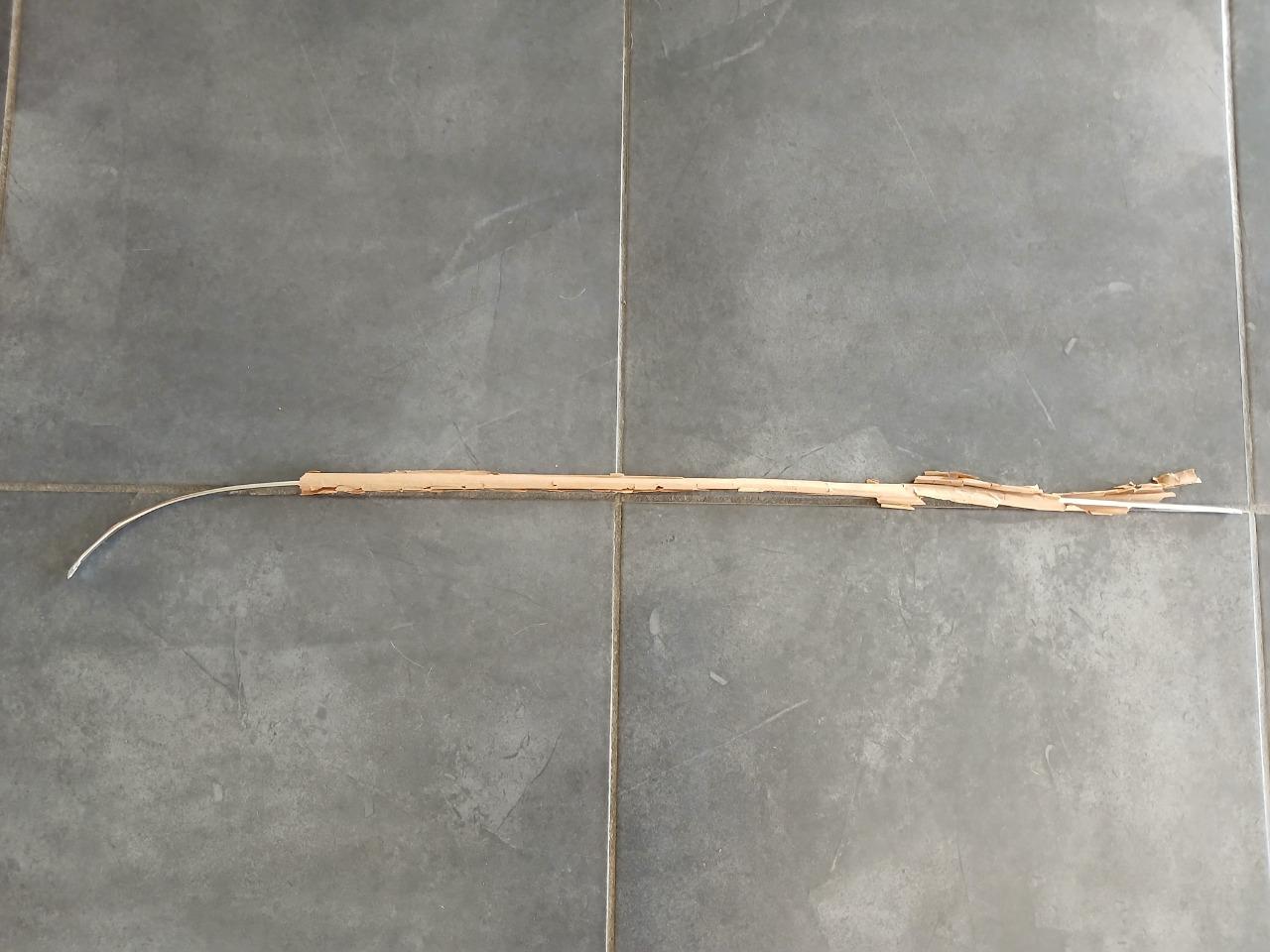 Baguette d'aile arrière gauche PEUGEOT 204 berlin LesAnciennes.com