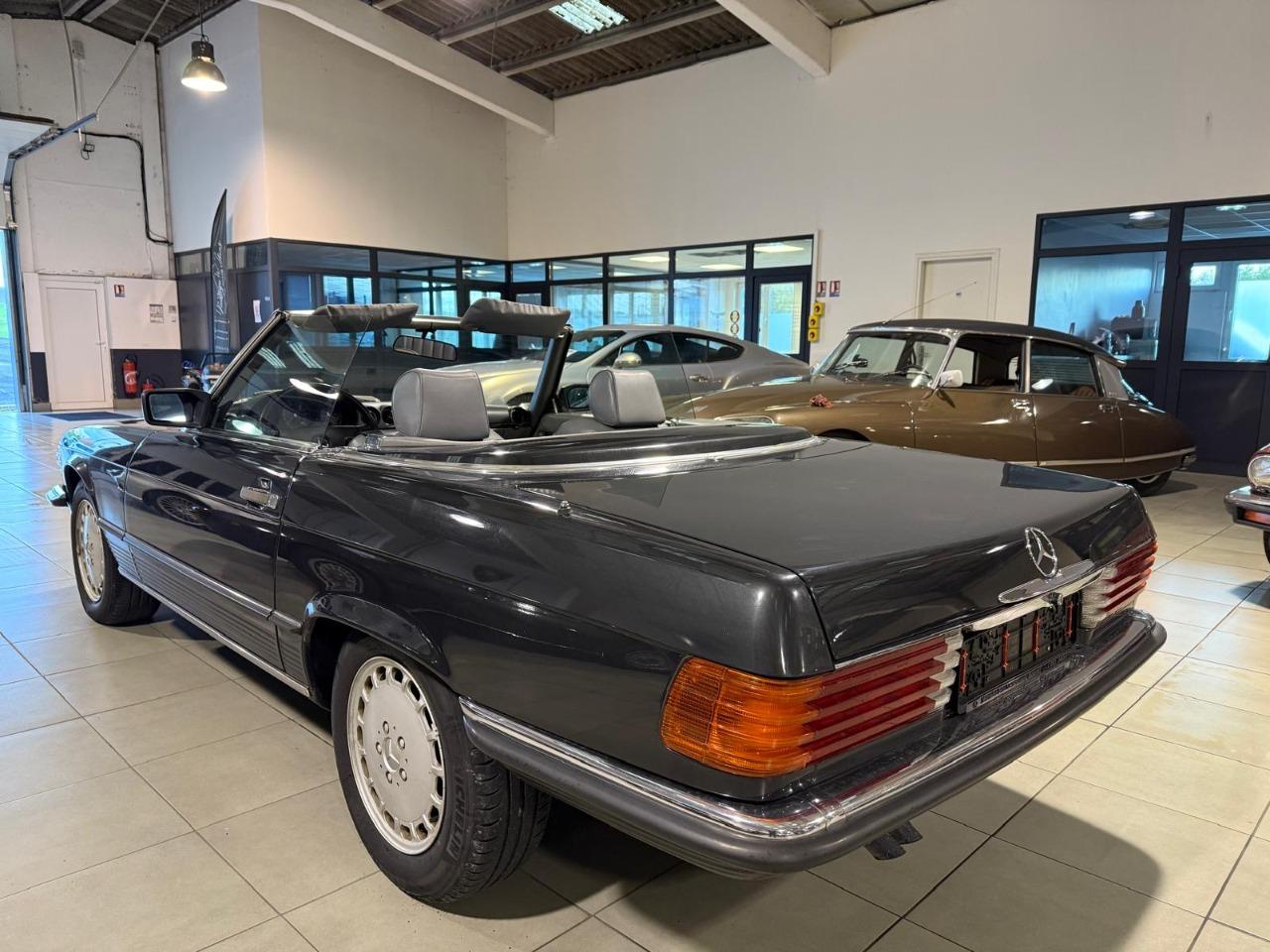 MERCEDES 300 SL R107 - 1986 LesAnciennes.com