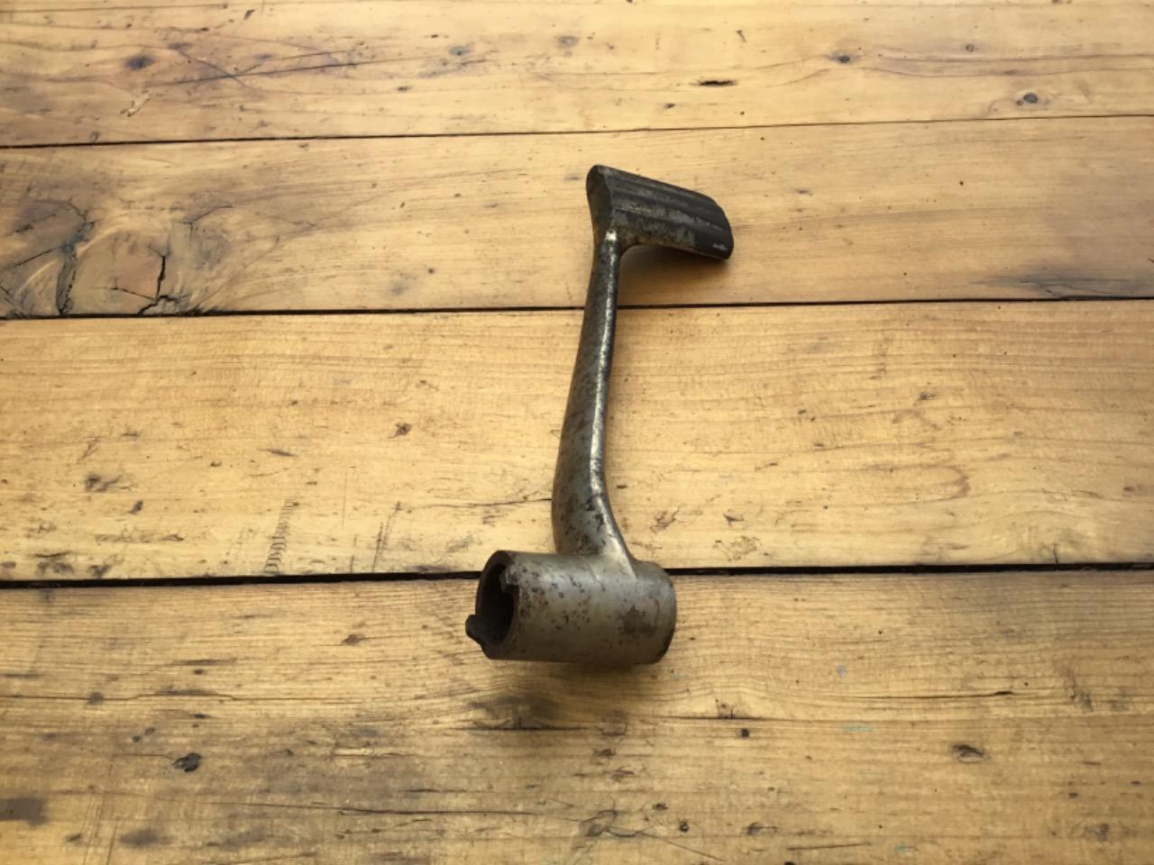 Pièces PEDALE ENTRETUBE Automoto LesAnciennes.com