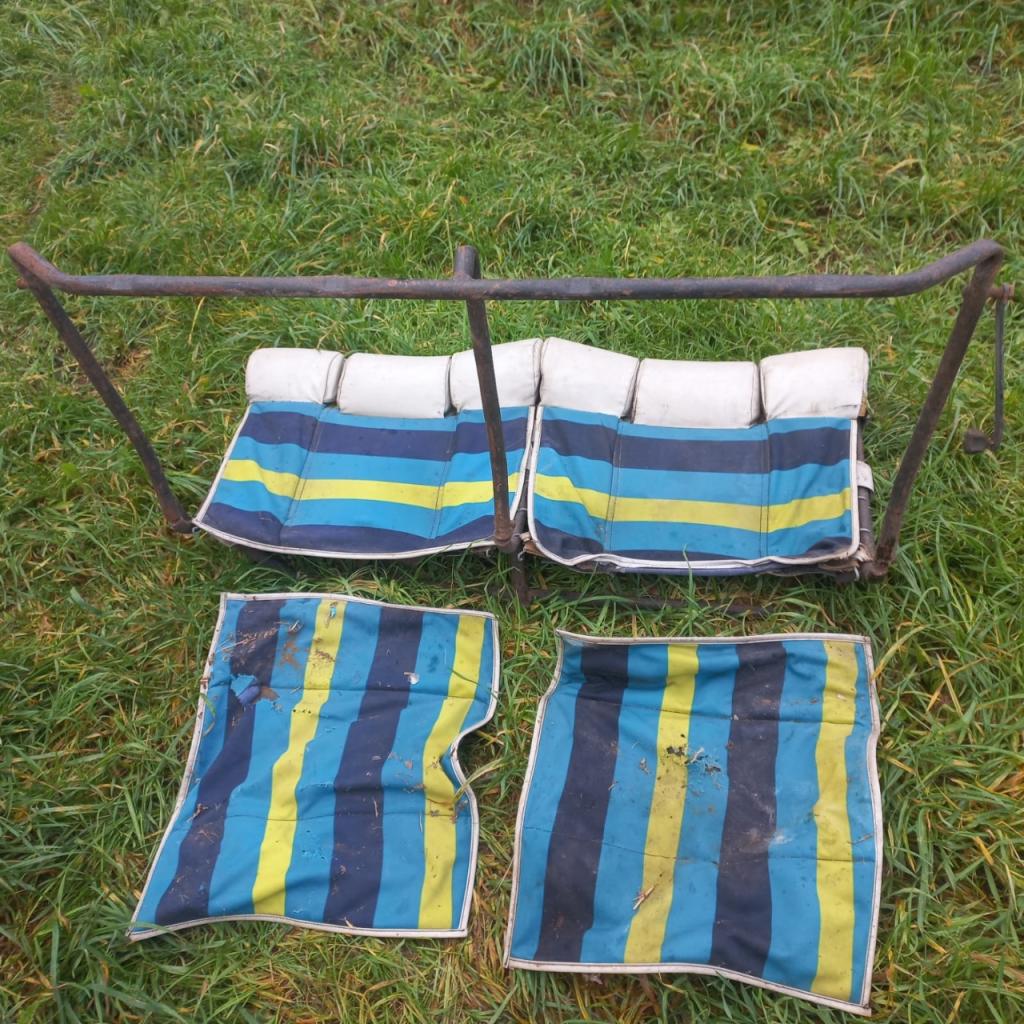 Recherche pièces RENAULT 4 (R4) Safari LesAnciennes.com