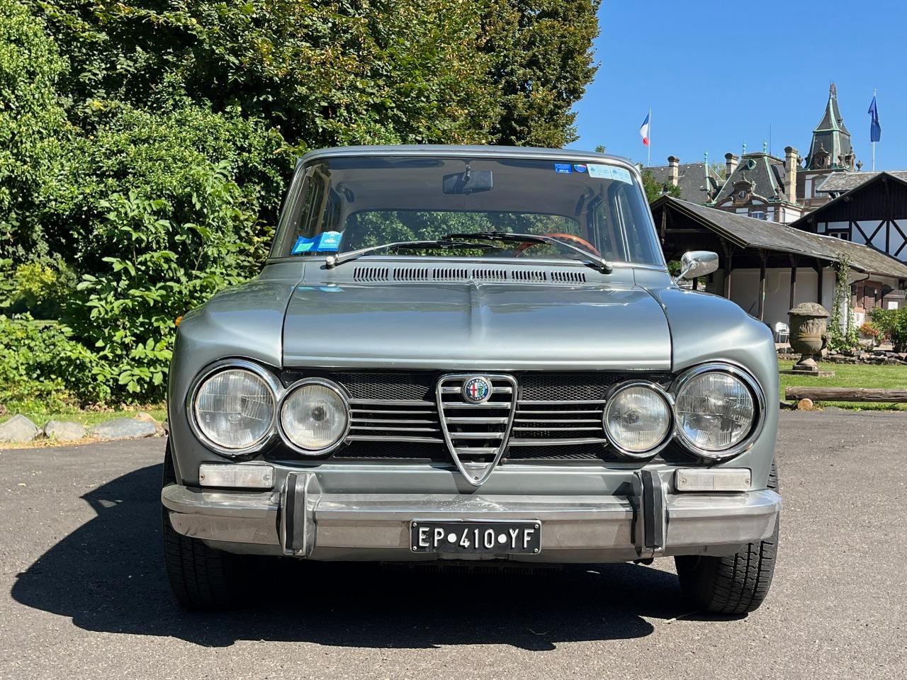 ALFA ROMEO Giulia Super 1300 - 1972 LesAnciennes.com