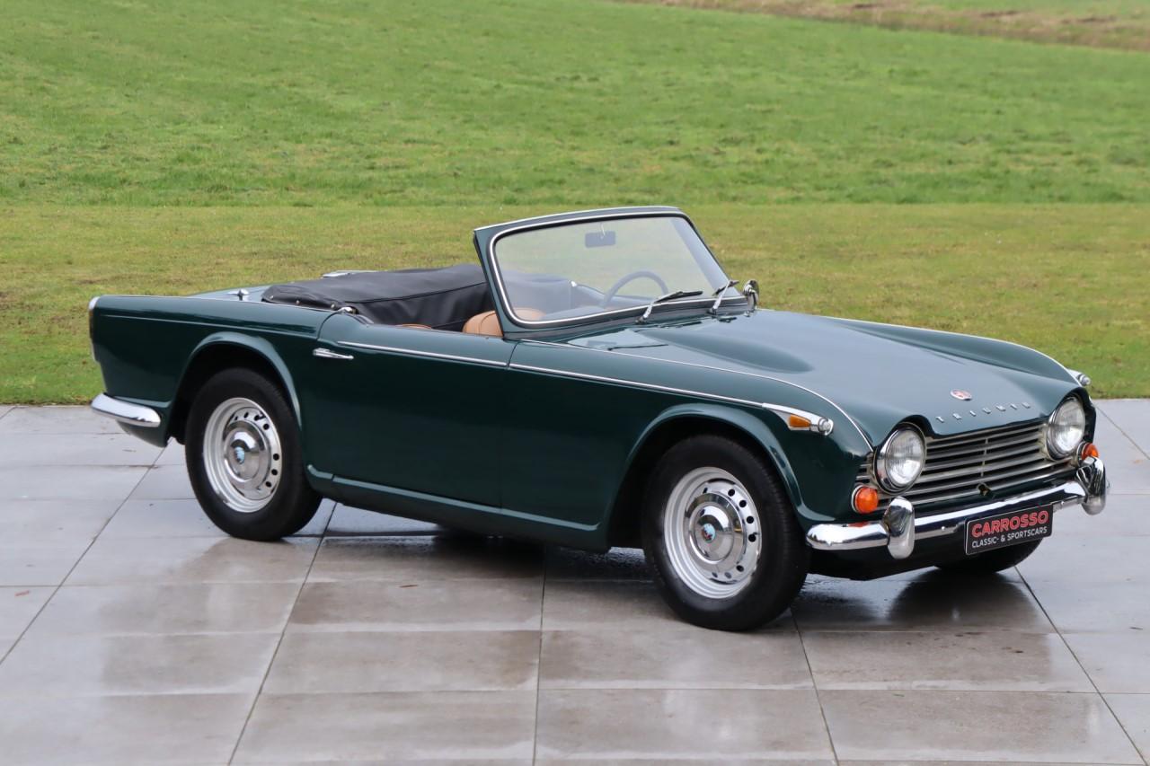 TRIUMPH TR4 A IRS - 1966 LesAnciennes.com