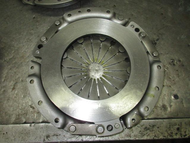 Plaque de pression d'embrayage Fiat Dino 2000 LesAnciennes.com