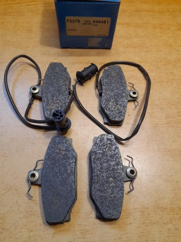 Plaquettes de Frein Arrière Jaguar XJ6 XJ12 LesAnciennes.com
