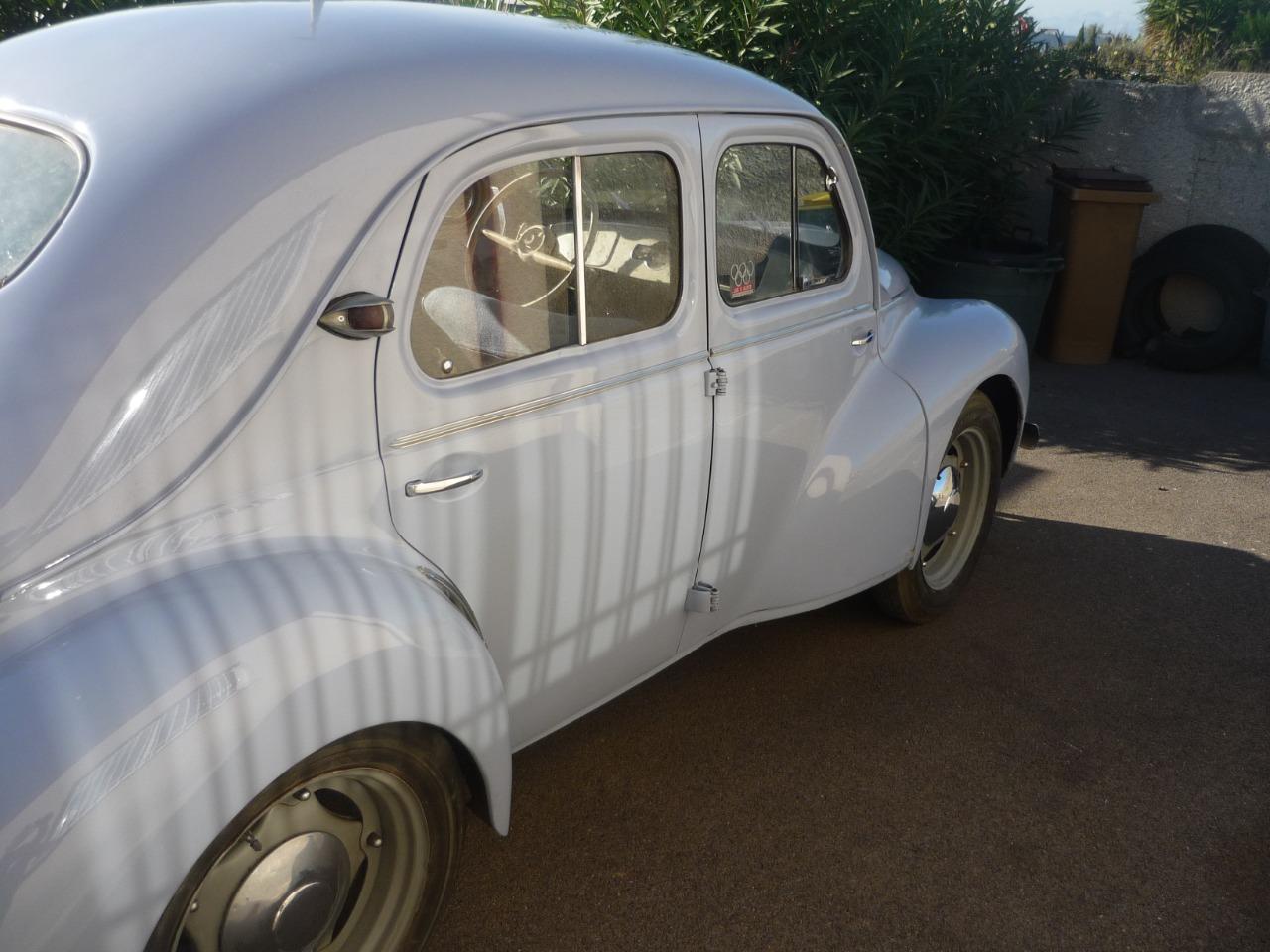 RENAULT 4CV R1062 - 1955 LesAnciennes.com