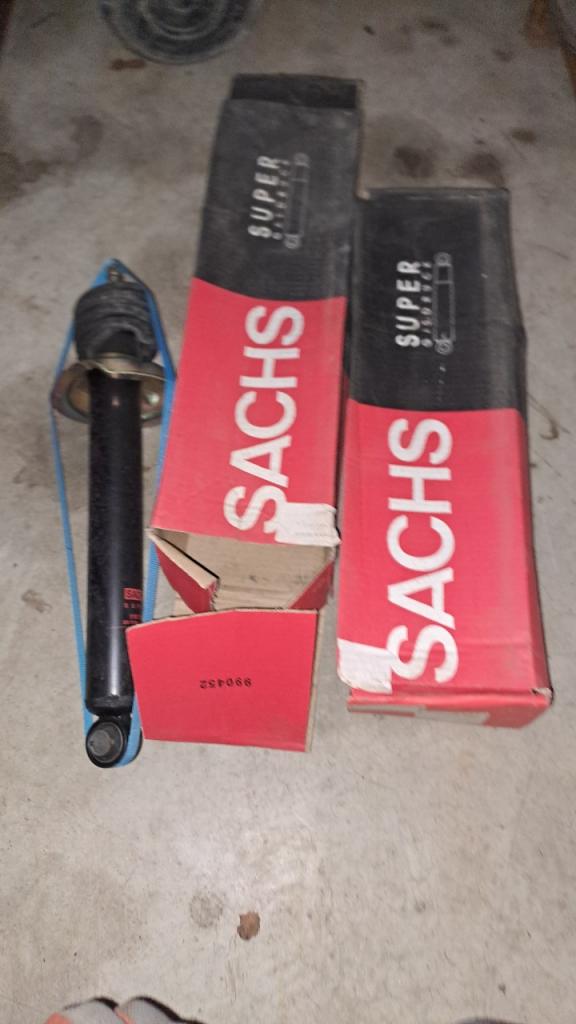 Amortisseurs SACHS neuf AR PEUGEOT 104 LesAnciennes.com